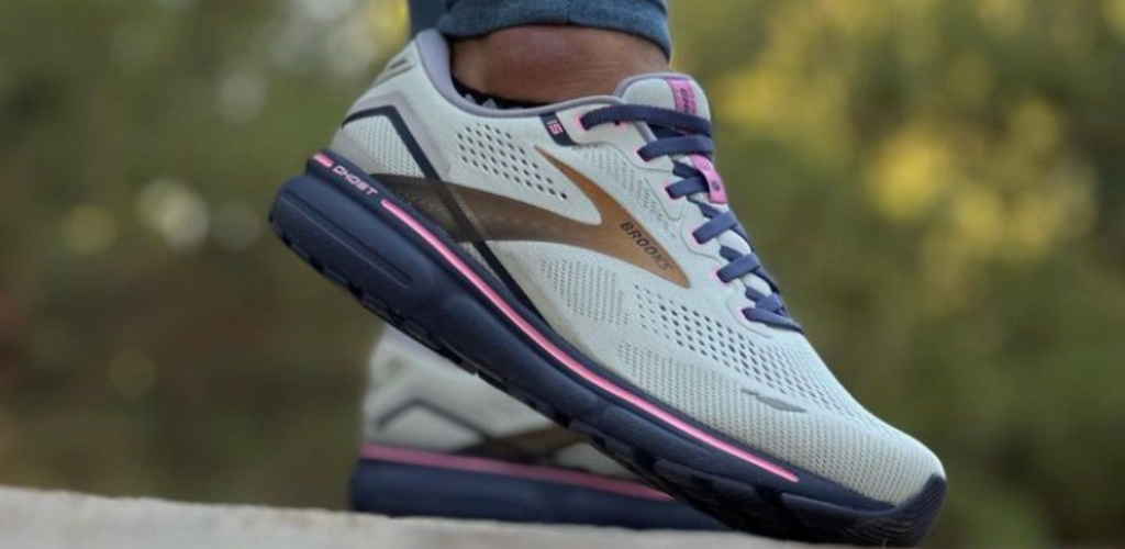 brooks ghost on foot