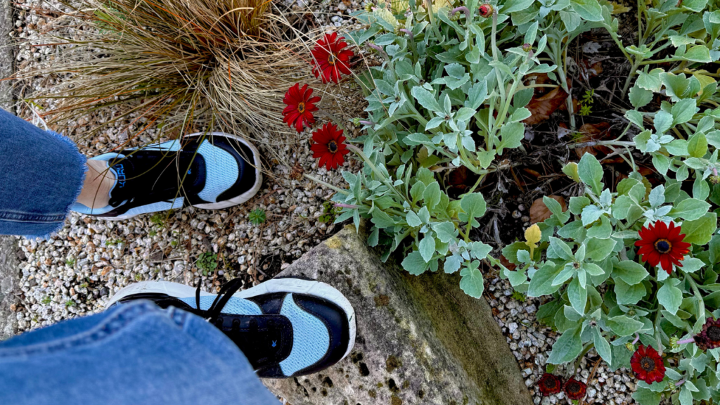 comfortable walking shoe