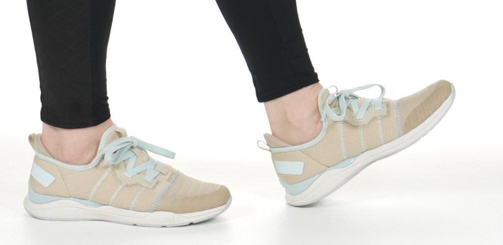 women in leggings in the kuru stride move